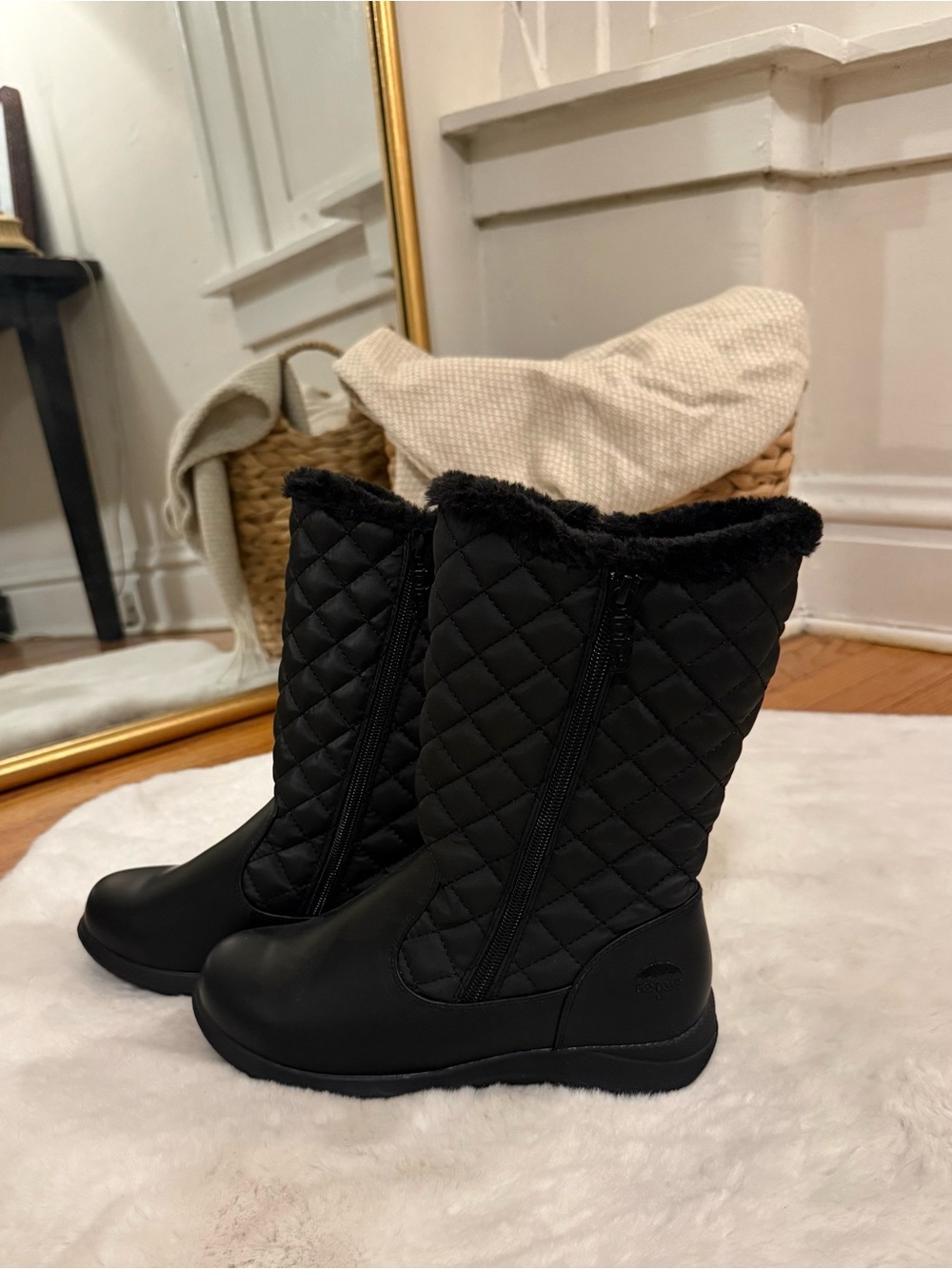 Totes Black Quilted Winter Boots with Faux Fur Interior - Picture 3 of 5